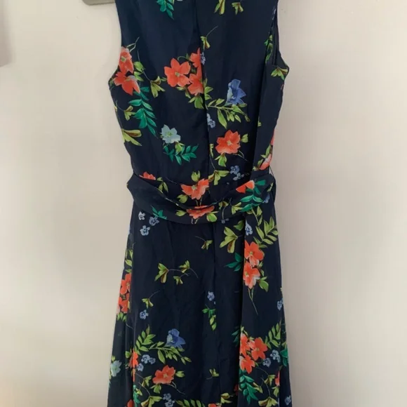 Floral dress - Picture 2 of 10
